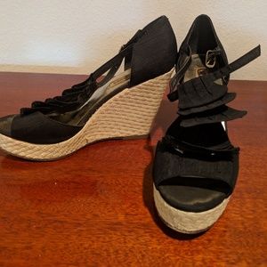 Black wedges